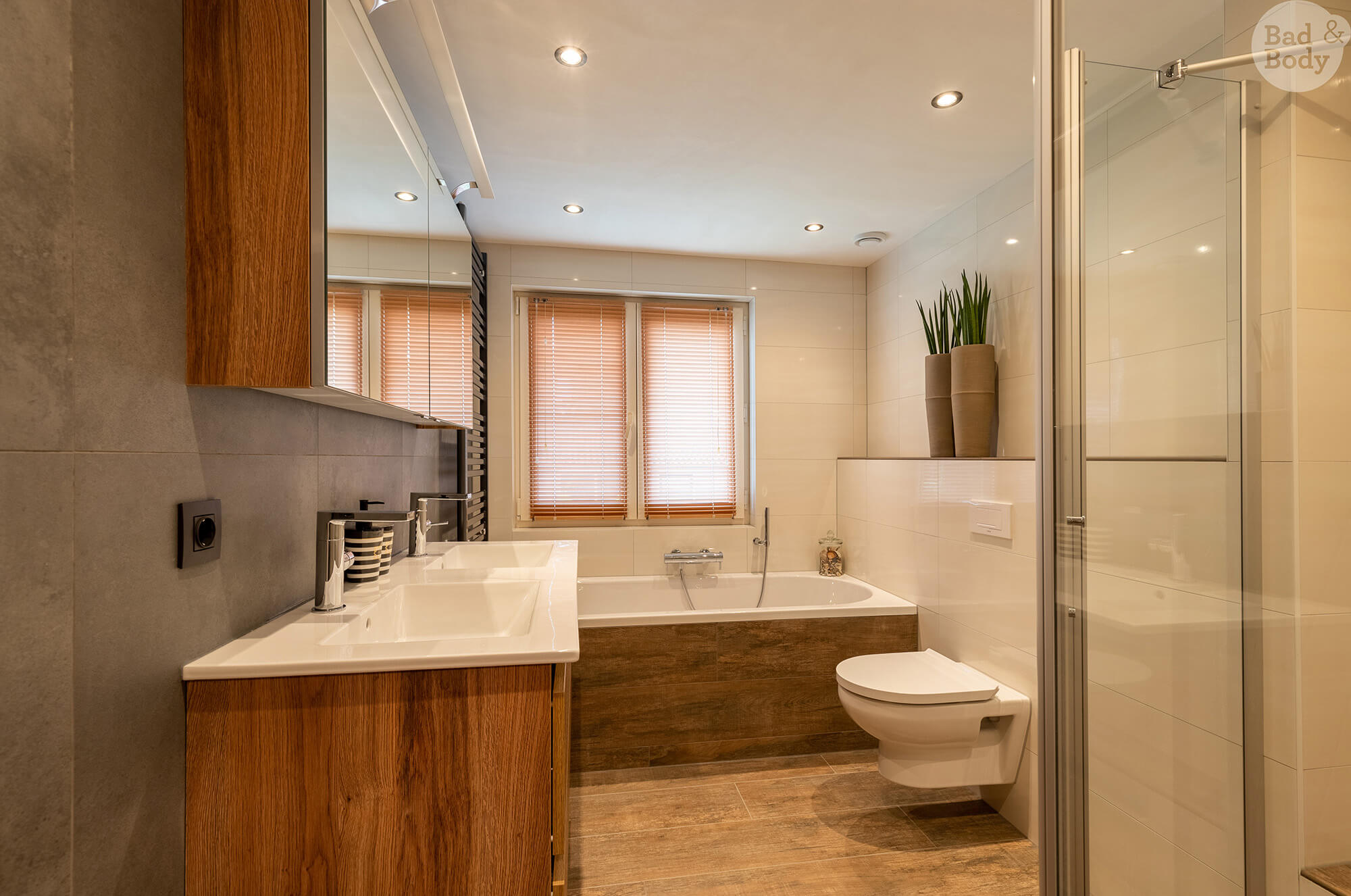 03_2020_CenG_DeGeijter_Houtgrijswit_Badkamer_L_HR
