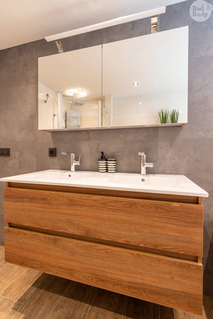 14_2020_CenG_DeGeijter_Houtgrijswit_Badkamer_L_HR