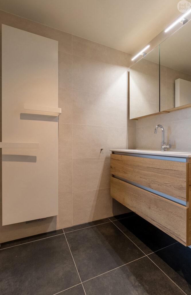04_2020_CenG_Smolders_Zwart_Badkamer_L_HR