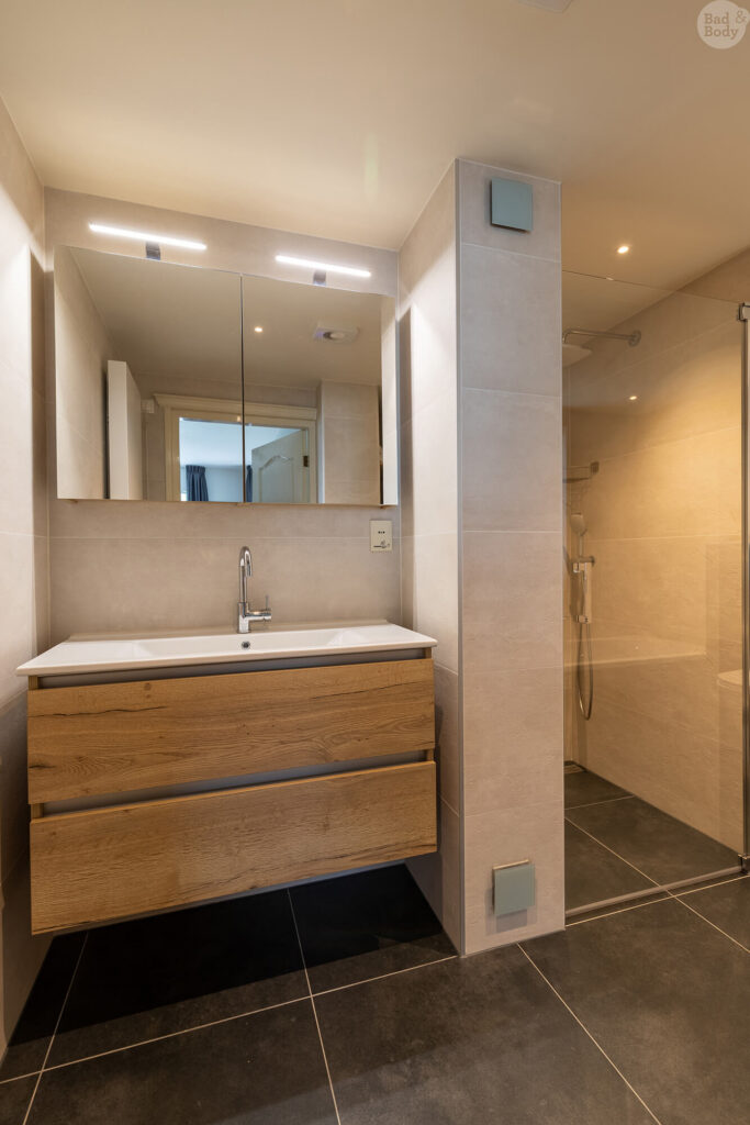 09_2020_CenG_Smolders_Zwart_Badkamer_L_HR